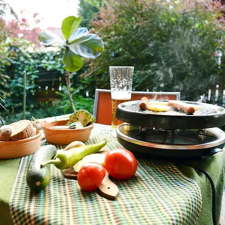 Ilka Garden Apartment *