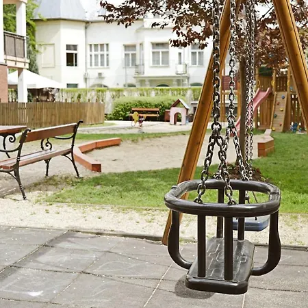 Ilka Garden 布达佩斯